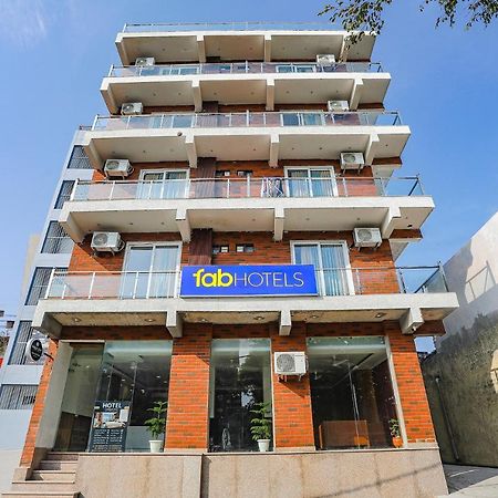 Fabhotel Unique Stay ノイダ エクステリア 写真